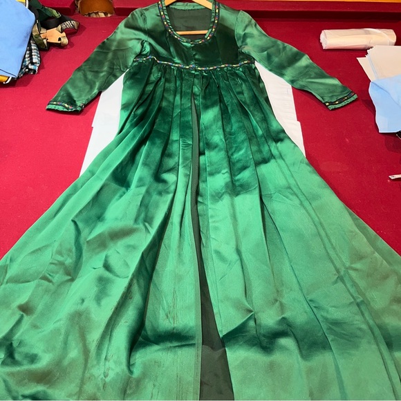 Swedish EMERALD GREEN Princess Long Satin Dress OPEN FRONT Flower Bavarian small - Picture 3 of 15